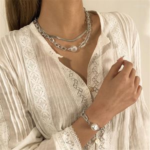 Halsband ￶rh￤ngen Set Fashion Jewelry Oregelbundna p￤rlh￤ngen Damer Personlighet Snake Bone Cross Eloy Chain Wedding Presents