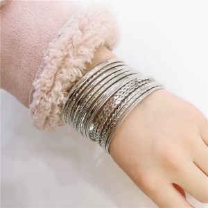 12pcs Punk Curb Küba Zincir Bilezikleri Kadınlar İçin Set Miami Boho Kalın Altın Renkli Tahıl Bilezikler Bangles Moda Takı Link1