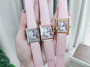 ファッション女性ローマナンバータンクウォッチヴィンテージブルーポインター腕時計ピンクレザークォーツ時計幾何学的長方形時計24mm