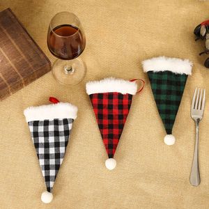 Christmas Papai Noel Hats Terrechers Titulares Xmas Party Buffalo Plaid Knife Fork Decorações de mesa de jantar RRA458