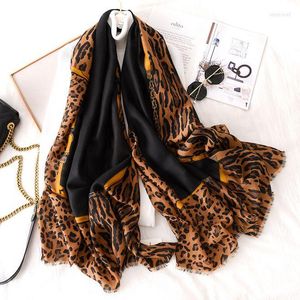 Halsdukar mode leopard kvinnor märkesdesigner tryckt pashmina sjal dam huvudduk wrap bomull känna muslimska hijabs 180x90 cm