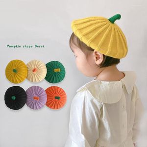 Basker Autumn Winter Kids Pumpkin Sticked Beret Baby Painter Hat Hatt Söt Bernat Fransk konstnär Varma ullmöss för flickor Korea mode