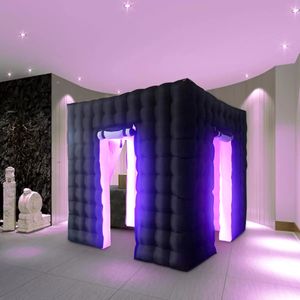 Aufblasbare Hüpfburgen Attraktive aufblasbare Fotokabine mit schwarzer LED und Doppeltür, tragbares Fotokabinengehäuse, weißes Würfelzelt zum Verkauf, 2,4 x 2,4 m