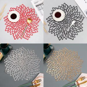 Nordic Style Table Place Mats Hollow Out Round Gold Silver PVC Wedding Table Placemats