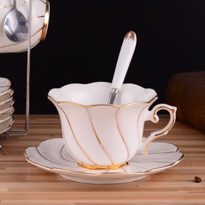 Tazze Piattini Osso d'oro dipinto a mano Riutilizzabile Espresso Pomeriggio europeo Tè nero Tazza da caffè High end Tasse Cafe Mug Piatto Set Stoviglie