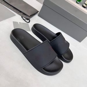 Outdoor fashion design for men and women in summer with letters walking classic sandals and slippers leisure indoor anti-slip lazy drag