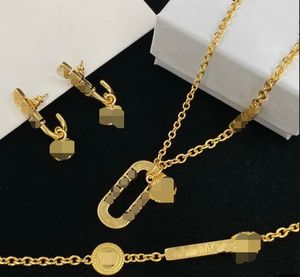 Classic Women Necklaces Bracelet Rings Set Greece Meander Pattern Banshee Medusa Portrait K Gold Plated New Designed Designer Jewelry BDGH