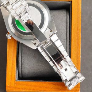 2023Wristwatches Diamond Watch Automatisk mekanisk klocka 40mm Stainls Steel Life Waterproof Men armbandsur
