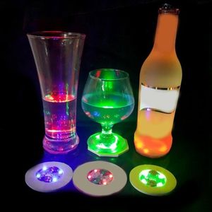 100 teile/los 3mm 4LEDs Blitz Glühbirne Neuheit Beleuchtung Flasche Tasse Matte Untersetzer LED Glorifier mini Glow aufkleber club Bar Party Dekoration D1.0