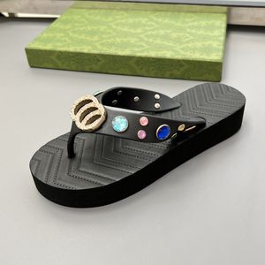 Damen-Zehensandalen aus Leder mit Kristallen verzierte Flip-Flops