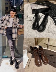 Vollleder Damenmode Martin Stiefel Herbst Winter neue einfache flache Unterseite kurze Designer Stiefeletten Schuhe runder Kopf Schnürung Koreanisch