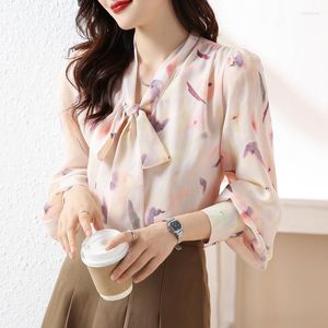 Kvinnors blusar 2022 Autumn Light Pink Bow Tie V Neck Shirt Women Floral Chiffon Long Sleeve