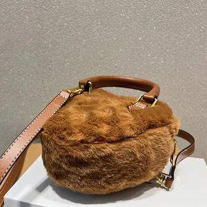 Plysch kärlek axelväska designer kvinnor herr totes väskor crossbody dragkedja mode plånbok celi handväska brun bumbag pochette