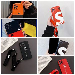 Custodie per telefoni in silicone Crossbody Designer S per iPhone 15 14 13 12 11 Pro Max Borsa di alta qualità 18 17 16 15pro 14pro 13pro 12pro X XR XS 7 8 Plus Custodia di lusso con scatola con logo