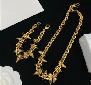 New designed Choker rivets Necklaces Women chunky chain Bracelet pearls Greca engraved spikes Medusa Portrait Punk Style Designer Jewelry Set SERE --11