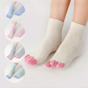 Meias Meias Spring Spring Autumn Five Five Five Toe Socks 5Pairs/Set Color Solid Cotton Tube Socks feminino damas coloridas de 5 dedos para a Lady Girl Y2211