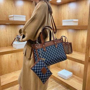 Handbag French texture armpit shoulder new fashion light luxury women's tote Outlet minority style children's and mother's