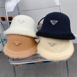 Womens Luxury Bucket Hat Designer Brand Caps Unisex Autumn Winter Hat Casual Caps Fluffy Fedoras Sun Prevent Bonnet Beanie Fashion Hats
