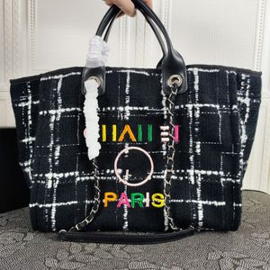 22a женские кашемирные тканые пляжные сумки для покупок Deaville Chain Top Harder Totes Серебряная металлическая аппаратная оборудование мателасса для плеча.