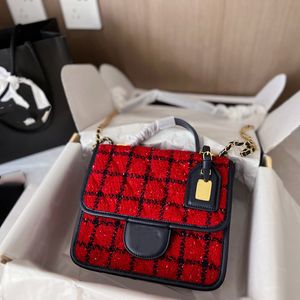 22K Womens Vinatge Messenger Mini Equilted Facs Woolen Tweed Tofu محفظة مع شارة ذهبية TOPGE TOTES GHW Crossbody Luxury Handbags 20.5x18cm