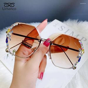 Occhiali da sole poligono gradiente senza bordo per le donne lussuoso bling decorazione floreale rinestone uv400 design occhiali pola
