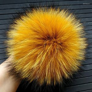 Berets CUSTOM Luxury Raccoon Fur PomPom Natural Pom Handmade Large Hair Ball Pompon With Buckle Wholesale
