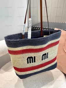 Ny modekändis Runway Model Straw Bag Senaste design Simple and Practical Designer Women's Handbag 2021 Wallet Designad för Young Girls Classic Fashion 2022