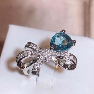 Anel de borboleta de alta qualidade do cluster para mulheres estilo jóias de jóias de gravata borboleta com casal de festa azul de zircão