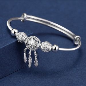 Silberne Farbe Armreifen Manschette Dreamcatcher Quaste Feder runde Perlencharme Armband Schmuck für Frauen Hochzeit