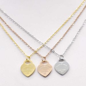 Ожерелья с подвесками 2020 Ожерелье в форме сердца из нержавеющей стали, короткие женские украшения, 18-каратное золото, титан, персиковое сердце, ожерелье, кулон для женщин