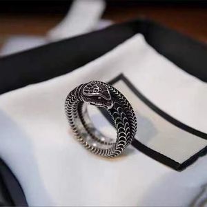 Banda anéis designer 925 prata cobra g amor um anel cobre branco para homens mulheres amantes da moda anéis de alta qualidade casais anéiss 815706943men mulheres coração bague