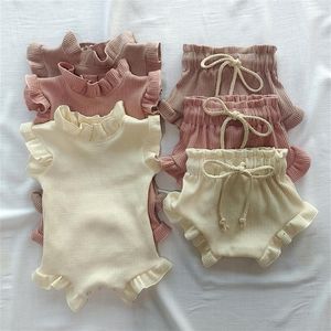2 st spädbarnsflickkläder set våffla bomullsruffa född väst romer toppar blommor shorts kostym baby sommarkläder kläder 2206023299