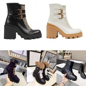 Boots Exquisite women ankle boot with buckles Fashion Ladies Designer Rubber Outsole Leather Martin Ankle Sex Webbing Non-Slip Wave Colorful Comfortable
