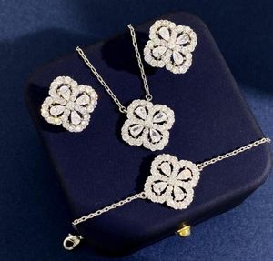 Classic Brass 92 5 Silver plated Pendant Necklaces Full diamonds Flowers Four Leaves Clover women Luck Earring ear stud Designer Jewelry VCAN06