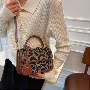Evening Bag's Crossbody Bag Canvas Handbag Girl Shopper Purse Autumn and Winter Fashion Casual Leopard Print Tassel Shoulder L221105