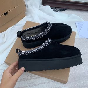 أحذية الثلج أحذية الكاحل أحذية القوارب القصيرة الأزياء المصمم الكلاسيكي Chestnut Triple Black Winter حافظ على صوف دافئ من منصة جلدية حقيقية سميكة أسفل الحذاء 35-42