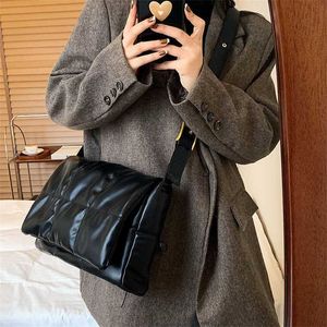 チェッカー刺繍スリングシングルショルダートートバッグ女性の大容量新しい冬のプレミアムソフトレザー通勤バッグ