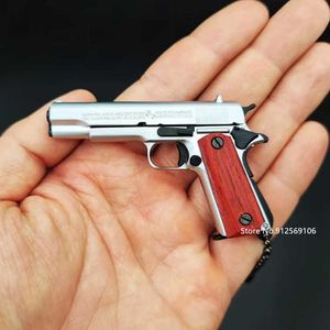 Gun Toys 1/3 Metal Pistol Toy Gun Modello in miniatura Alta qualità Beretta 92F 1911 Portachiavi Ciondolo artigianale Regali di compleanno per uomo e donna T221105