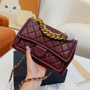 French Vintage Designer Flap Bags Heavy Chain Handle Totes Genuine Leather Quilted Metal Chain Crossbody Multi Pochette Purse Womens Handbags Wallets 23x8x13CM