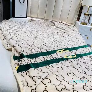 Домашние современные одеяла высококачественная мода коврик для взрослых бренд бренд роскошные дизайнерские дизайнерские распределительные буквы одеяло фланель одеяло одеяло