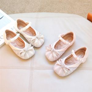 Flat Shoes Girls' Leather Spring 2022 Children's Rhinestone Princess Little Girls Soft Sole Shallow Mouth Single Perf