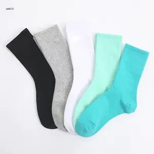 2022 Herren Socken Chaussettes Mode Männer Frauen Unterwäschebrief gedruckt Socken Skateboard Sports Socken Strümpfe