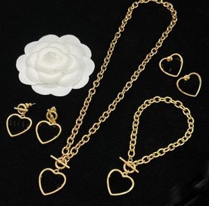Simple Lovely Brass Necklace Bracelet Earring With Diamonds D litter Heart-Shaped Decorate love Hearts Studs Women's Jewelry Sets Wedding Birthday Gift DS10 -- 02