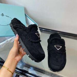 Winter warm slipper luxury designer flat shoes woman Triangle logo-plaque shearling backless loafer Lug rubber Sole with box 35-41 with box
