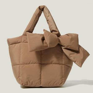 Вечерние сумки женская сумка осень и зима вниз по мягкой сумочке ретро -магнитная пряжка мессенджер простая ниша 2022