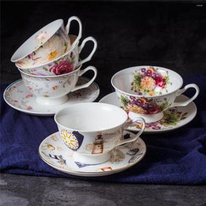 Kupalar İngiliz seramik kahve fincanı ve tabağı seti Avrupa ikindi çayı yaratıcı basit ev siyahı