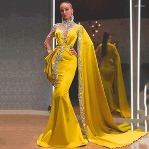 Casual Dresses Gold Party High Neck Beaded Rhinestones Mermaid Prom Gown Cape Long Sleeves Satin Arabic Dubai227h