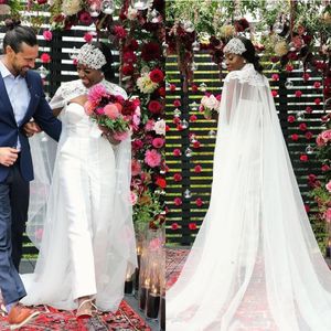 Kochanie satynowe kombinezon A-line sukienki ślubne z opakowaniem Cape Lace Applique Boho Garden Bridal Sukni