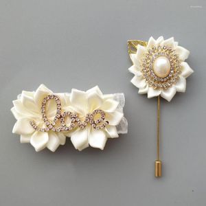 Dekorativa blommor 6 -stycken/parti Silk Rose Artificial Flower for Home Bridal Bouquet Wrist Corsage Boutonniere Accessories Wedding Decoration