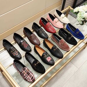 Flat Mules Girl Flats Designer Women Mens Leather Embroidered Bee Horsebit Loafer Buckle Mens With Box Many Colors Size 34-45